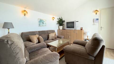 Popular Airbnb listing: Two Bedroom Apartment with Sea View in Sveti Stefan