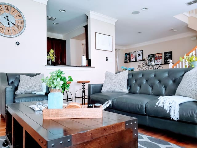 Charming Home in Heart of Uptown Dallas gallery image 5