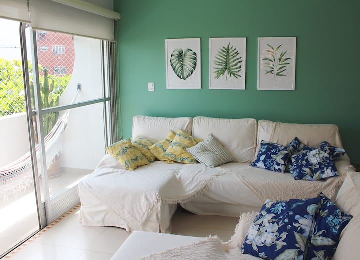 200m from beach! 3 bedrooms, living, kitchen w/ AC