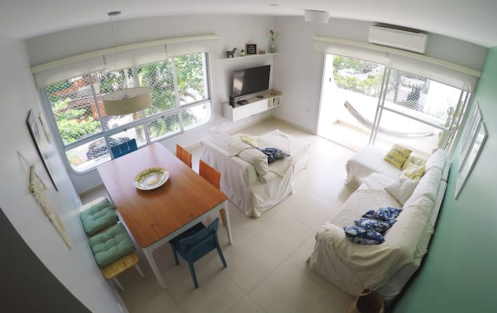 200m from beach! 3 bedrooms, living, kitchen w/ AC