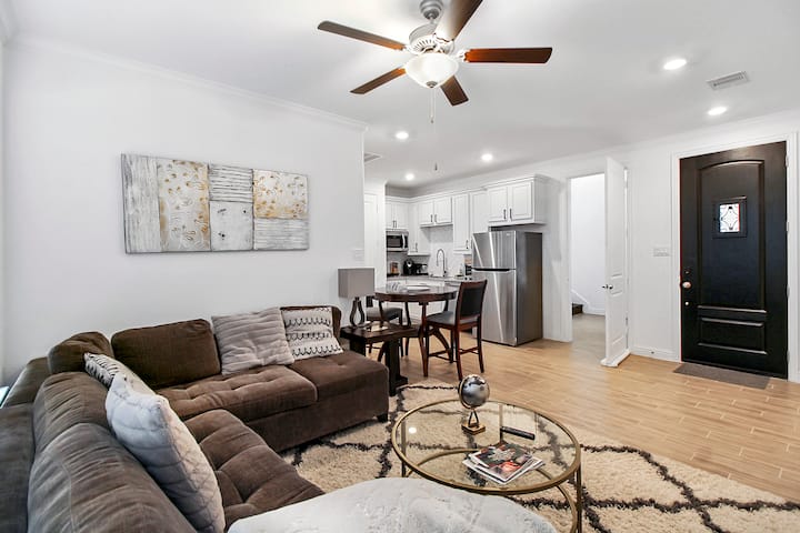 Upscale 5br Katy Home | Sleeps 10 W/ Space & Style - Katy