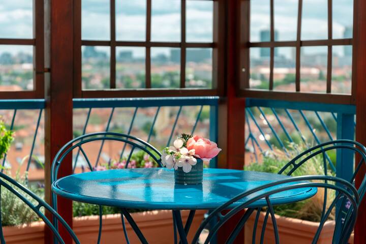 Rooftop Apartment with Garden Terrace gallery image 5