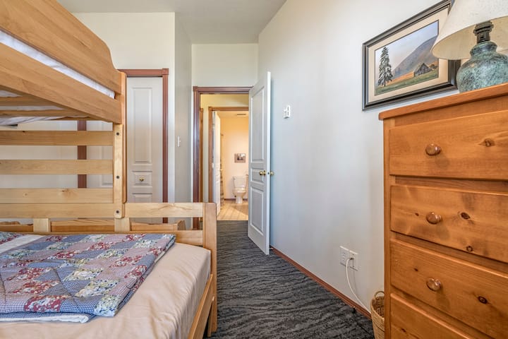 חדר קומותיים 