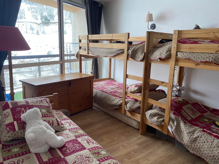 غرفة الأطفال (تتسع لـ 6 أشخاص)