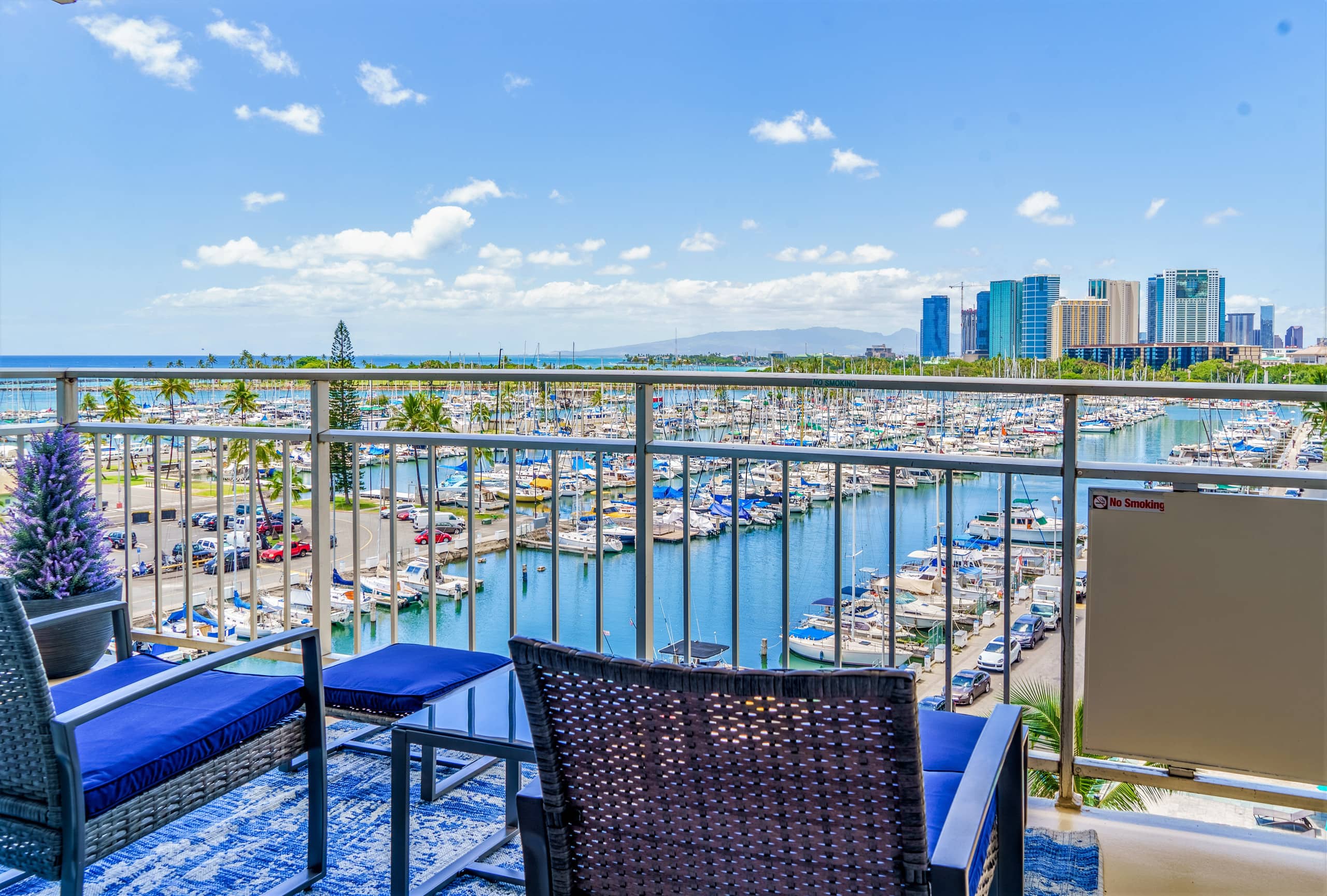 Beachfront Condo Ilikai Collection # 11. Sleeps 6. - Image 14