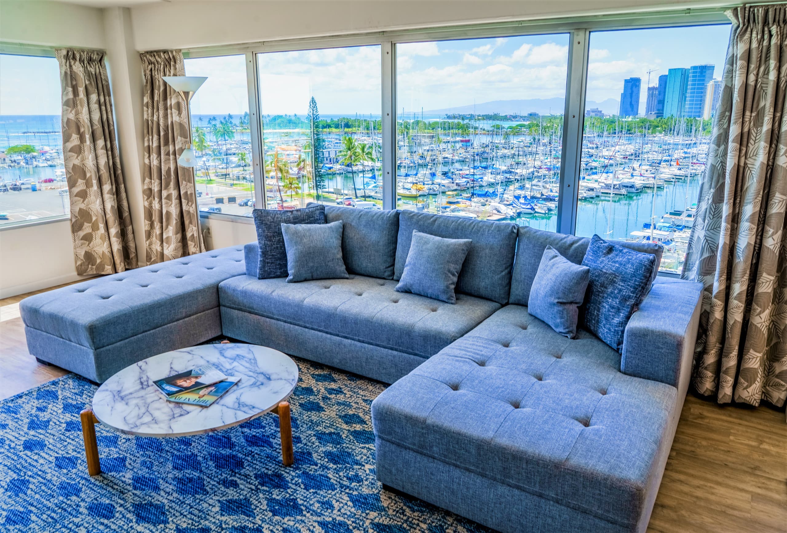 Beachfront Condo Ilikai Collection # 11. Sleeps 6. - Image 4