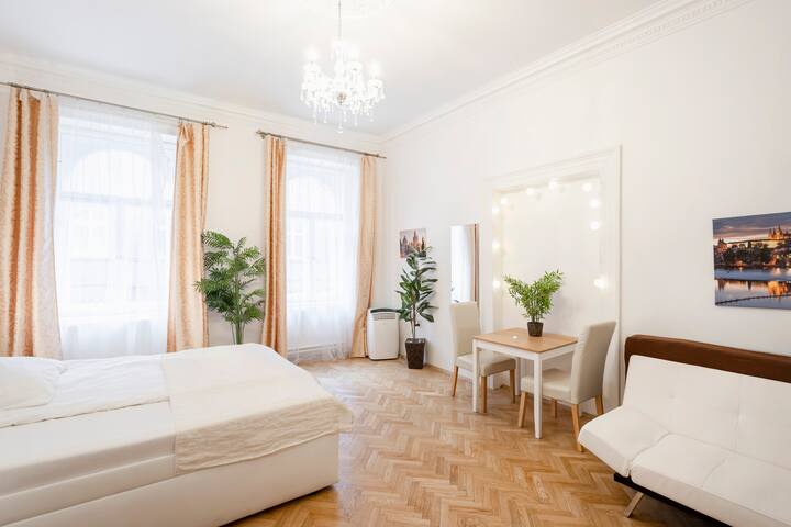 City centre apt. – sauna & whirlpool 5BDR+3BTH gallery image 4