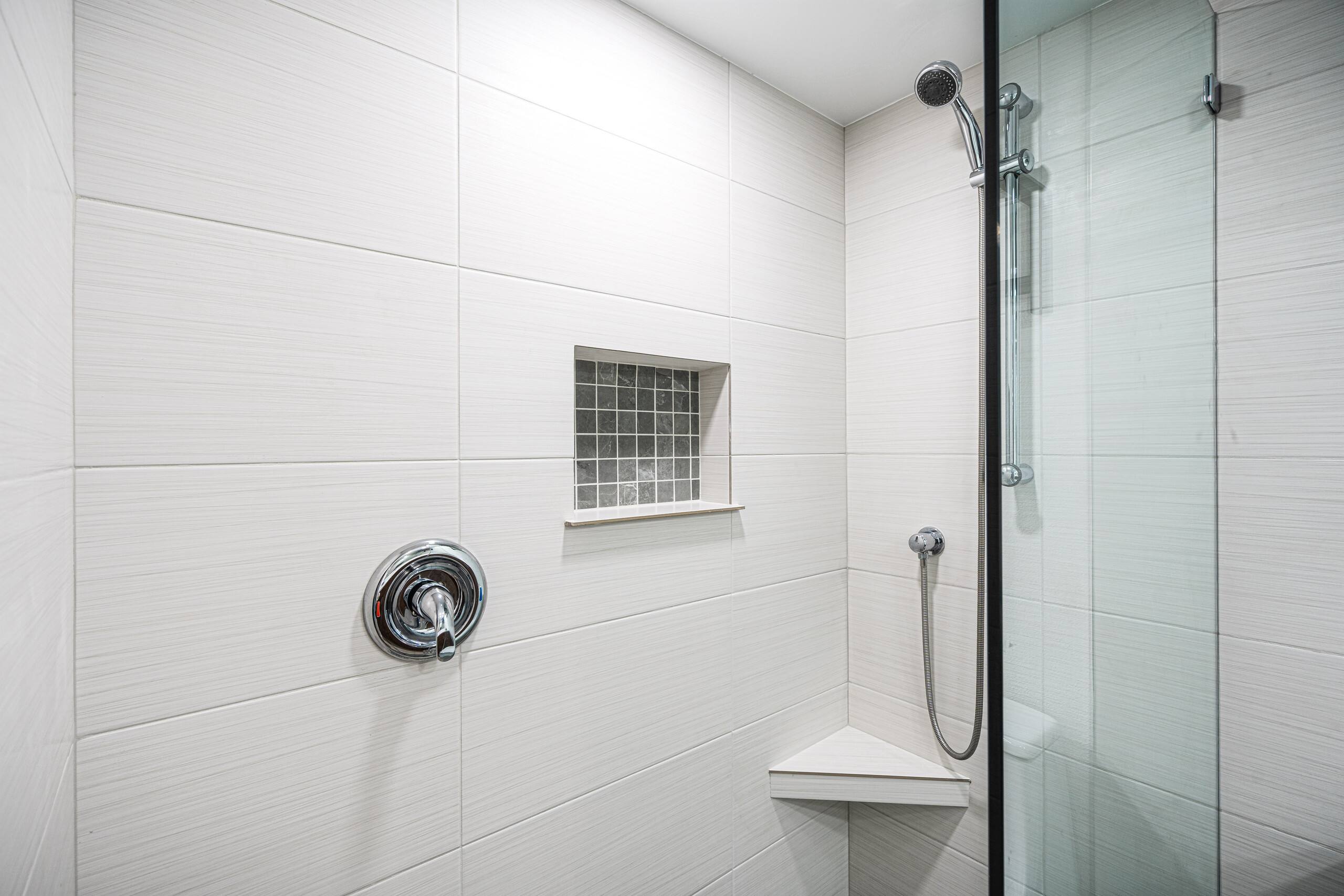 Condo in Kihei · ★4.92 · 1 bedroom · 1 bed · 2 private baths - Image 14