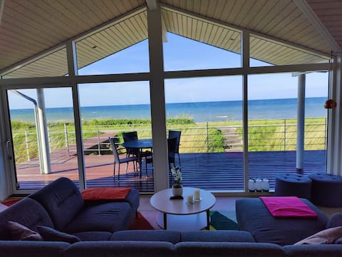 118m2 Luxury Seaview Beachfront Villa, Tørresø