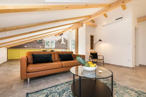 Cosy and spacious with great terrace, Vila Laura 9