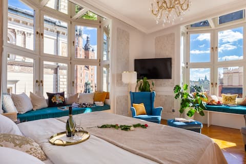 Feniks Lagoon apartment with the best Main Square