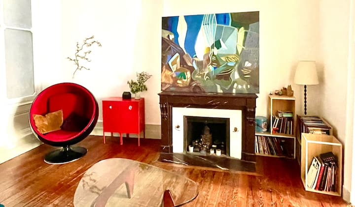 Sala de estar durante el día. 