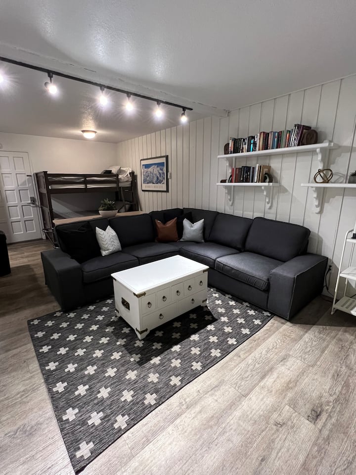 ספה מקטעית בסלון