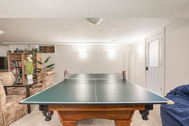 Newly Renovated! 1200 Sq Foot Private Apartment - Kitchener