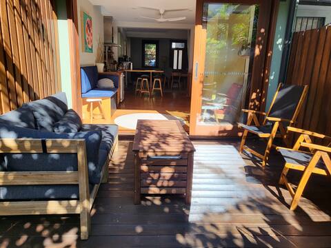 Light filled terrace with 2 desk areas
