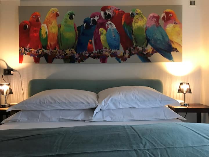 
the room equipped with a comfortable double bed with memory foam mattress, memory foam topper, as well as 4 pillows (2 more structured and 2 in feather)