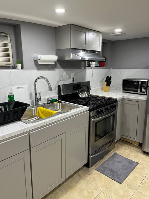 2 Bedroom Apartment By Airport