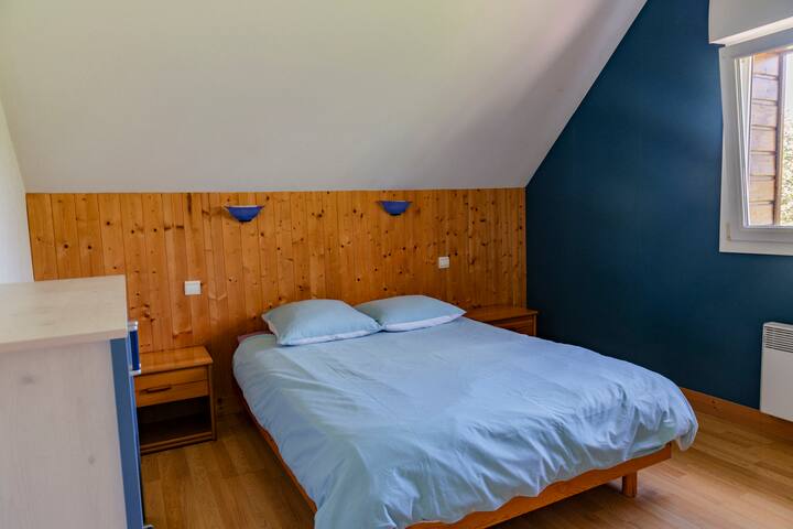 חדר שינה ראשון למעלה