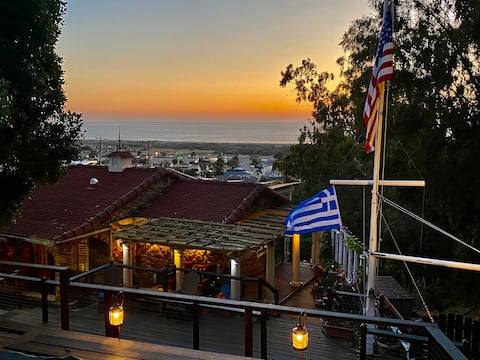 Corfu & Ocean View Cottages: Hot tub, 4 King beds