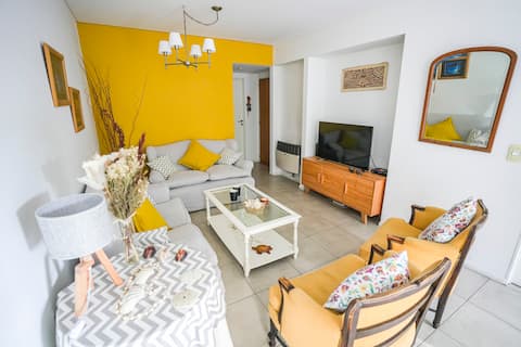 Top performing Airbnb: San Isidro great 2 bedrooms +pool in Partido De San Isidro