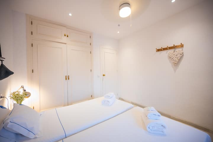 Garde-robes encastrées dans la chambre du voyageur