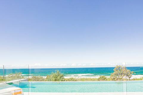 Castaways Beach Escape (6 bedroom) - Ocean Views