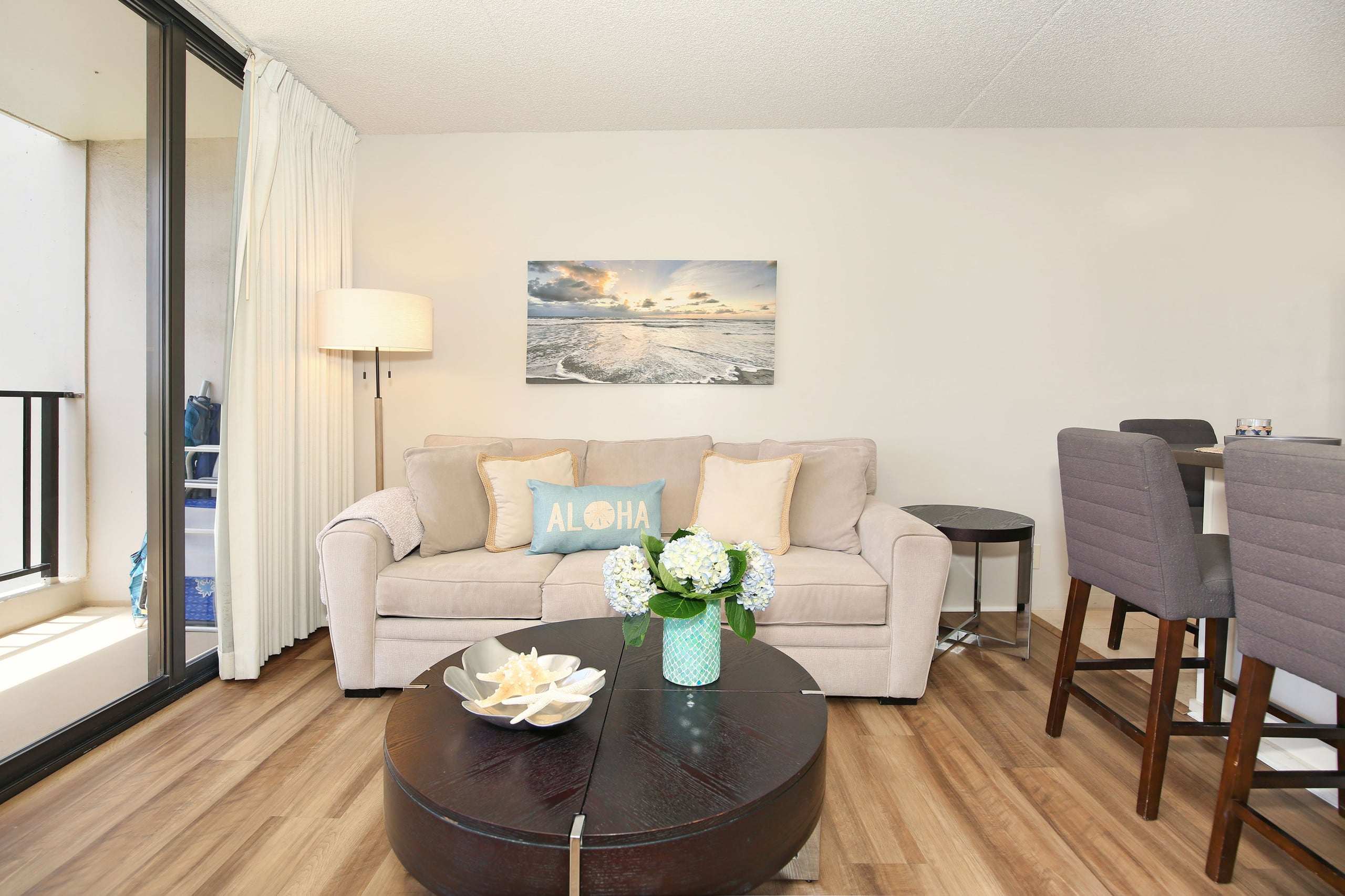 Condo in Honolulu · ★4.63 · 1 bedroom · 2 beds · 1 private bath - Image 3