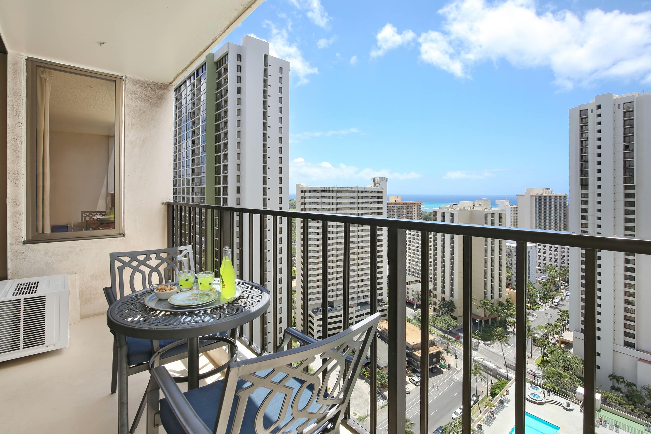 Condo in Honolulu · ★4.63 · 1 bedroom · 2 beds · 1 private bath - Image 16