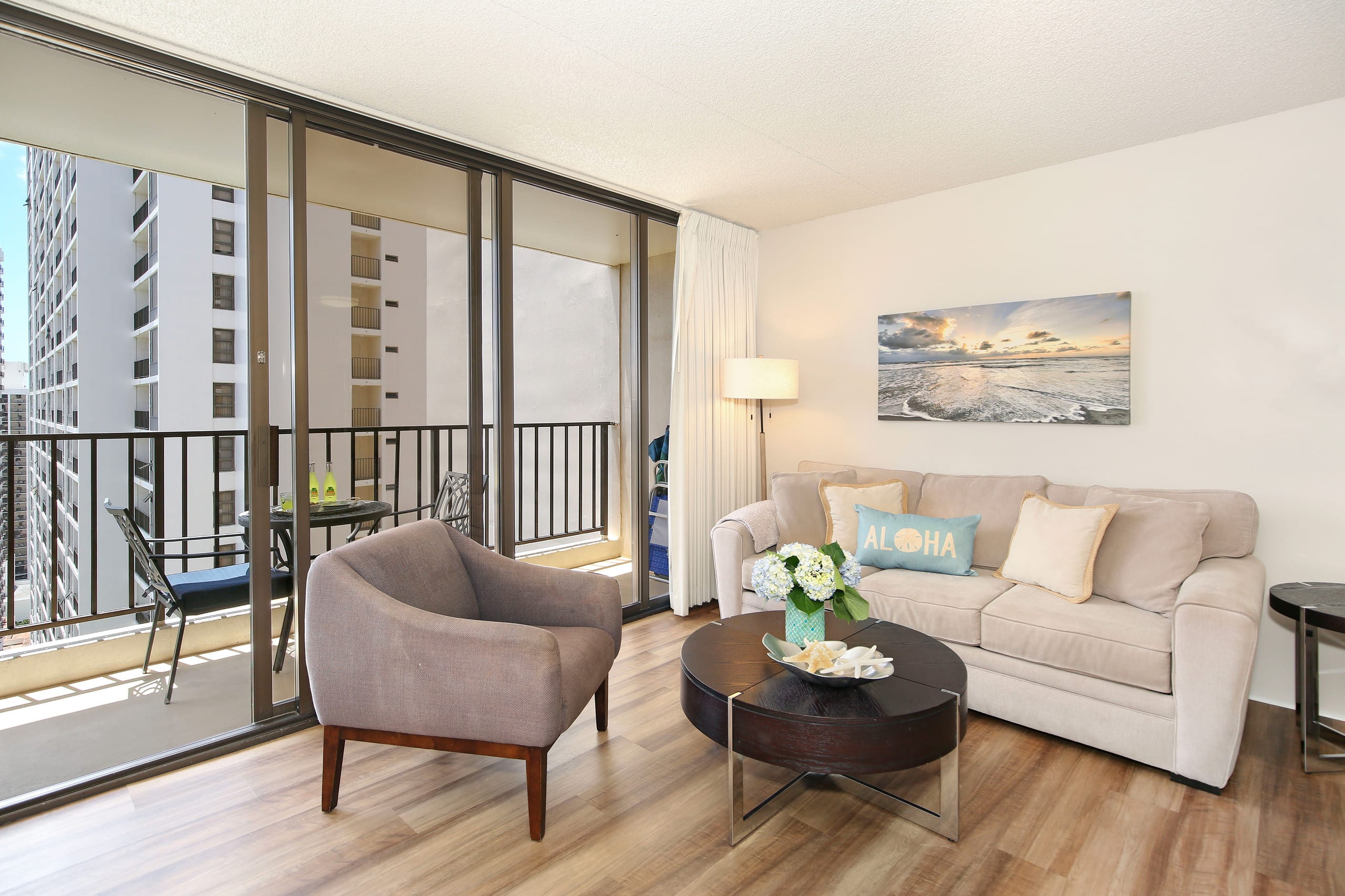 Condo in Honolulu · ★4.63 · 1 bedroom · 2 beds · 1 private bath - Image 2