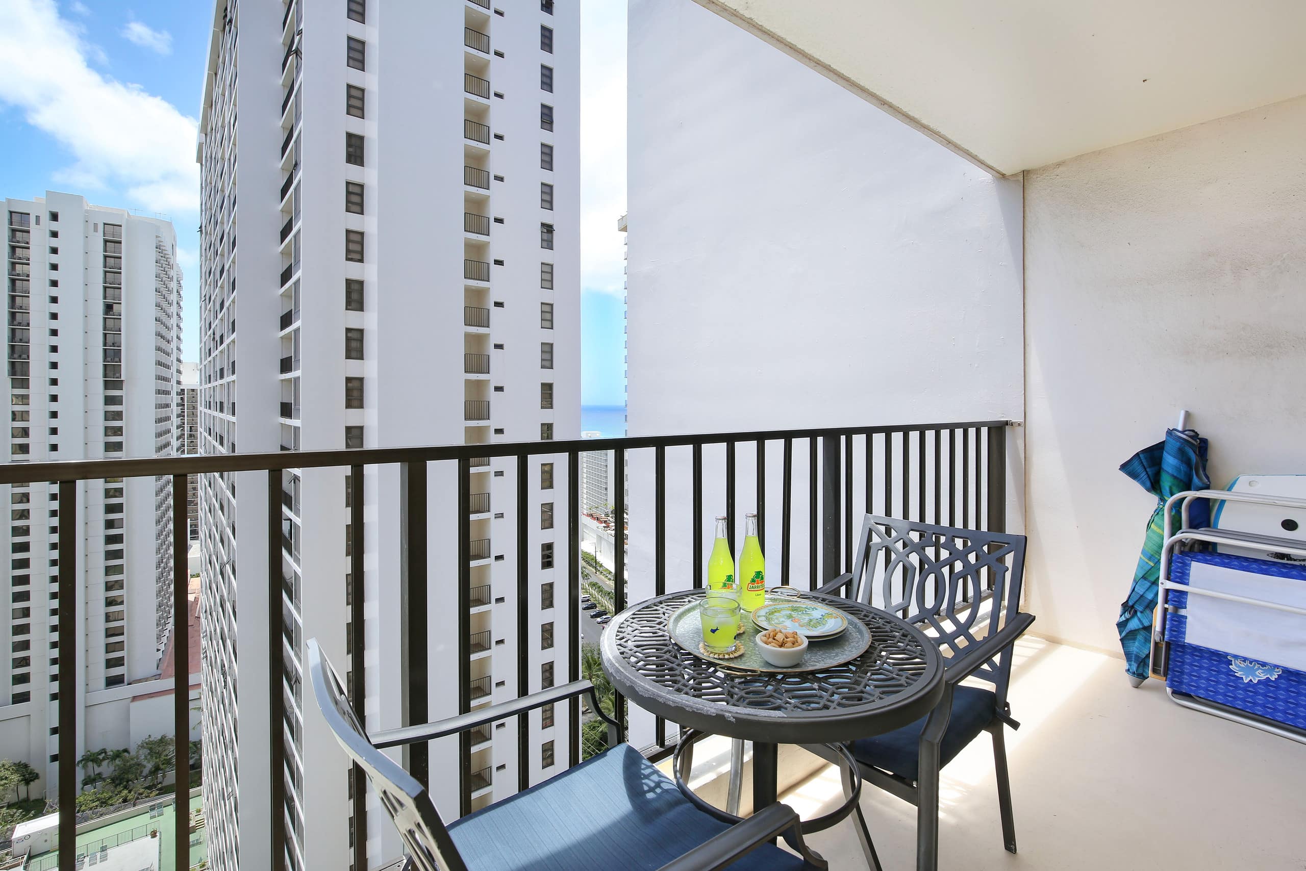Condo in Honolulu · ★4.63 · 1 bedroom · 2 beds · 1 private bath - Image 19