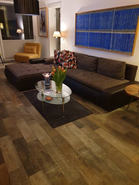 Leistungsstarkes Airbnb: Apartment at riverside in Schleußig