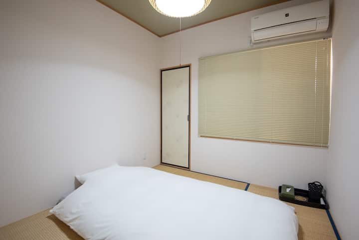 คุณสามารถพักในห้องสไตล์ญี่ปุ่นได้สูงสุด 2 คน