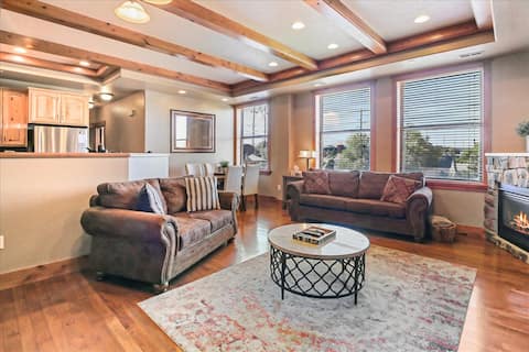 Top Airbnb: Charming Condo on Historic 25th Street *Parking in Ogden