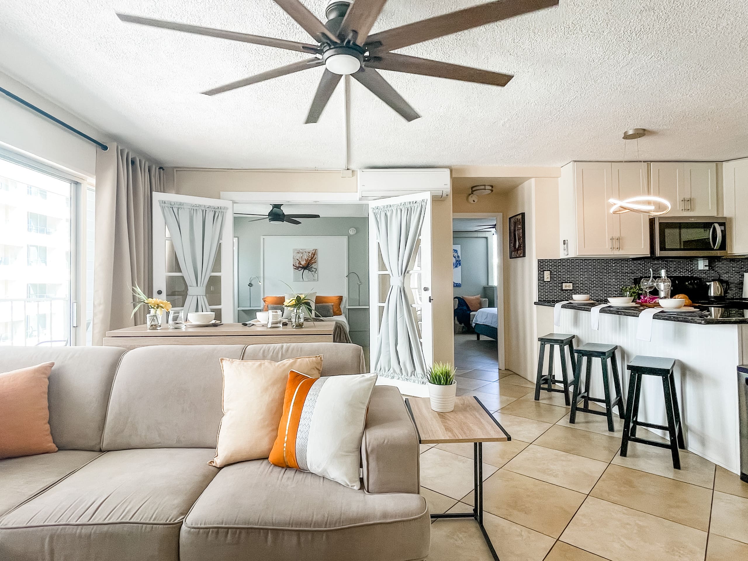 Condo in Honolulu · ★4.85 · 2 bedrooms · 3 beds · 2 private baths - Image 5