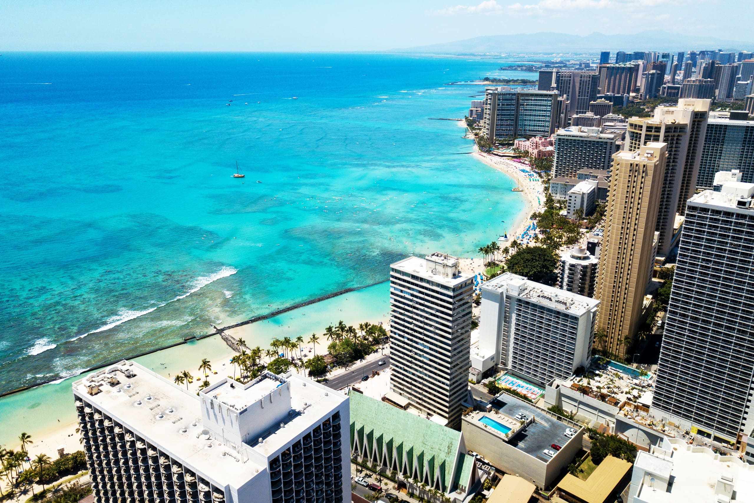 Condo in Honolulu · ★4.85 · 2 bedrooms · 3 beds · 2 private baths - Image 19
