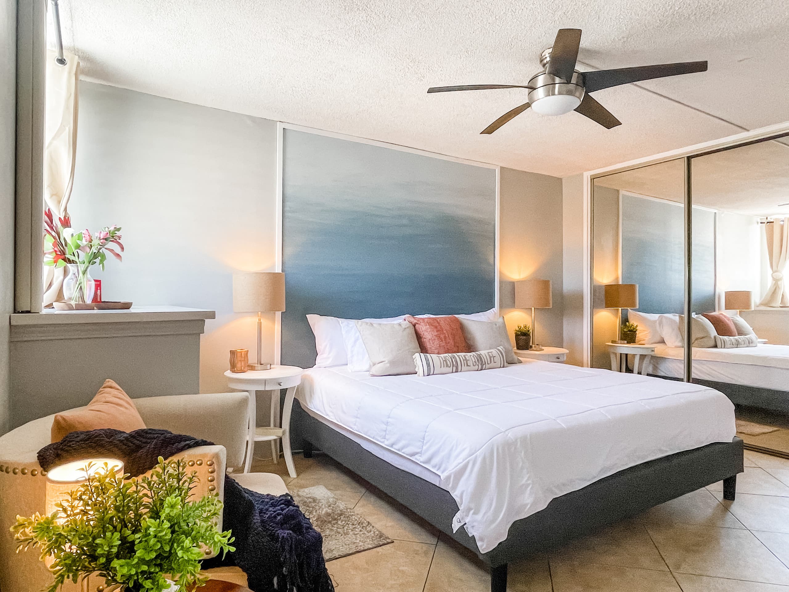 Condo in Honolulu · ★4.85 · 2 bedrooms · 3 beds · 2 private baths - Image 2