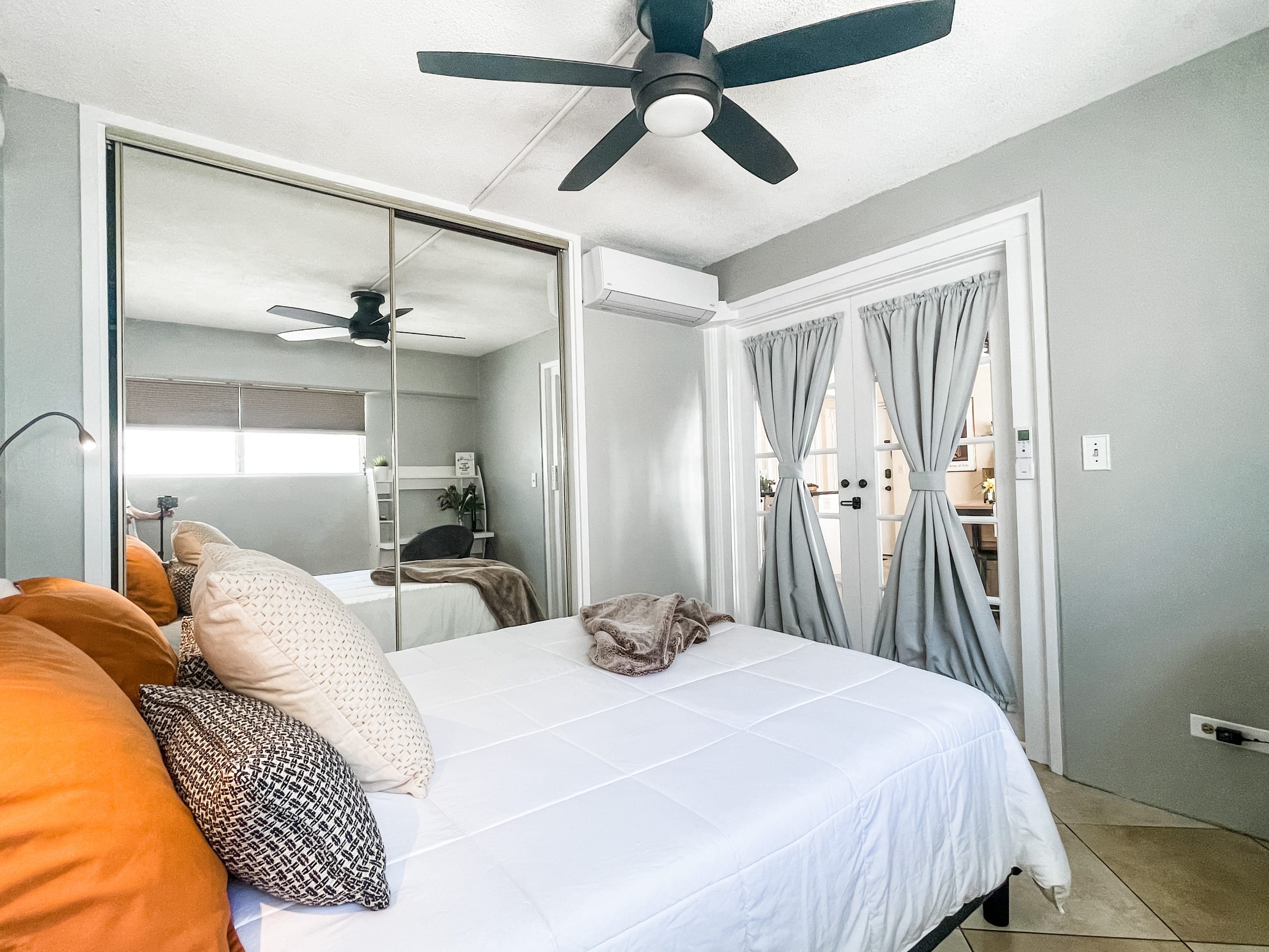 Condo in Honolulu · ★4.85 · 2 bedrooms · 3 beds · 2 private baths - Image 15