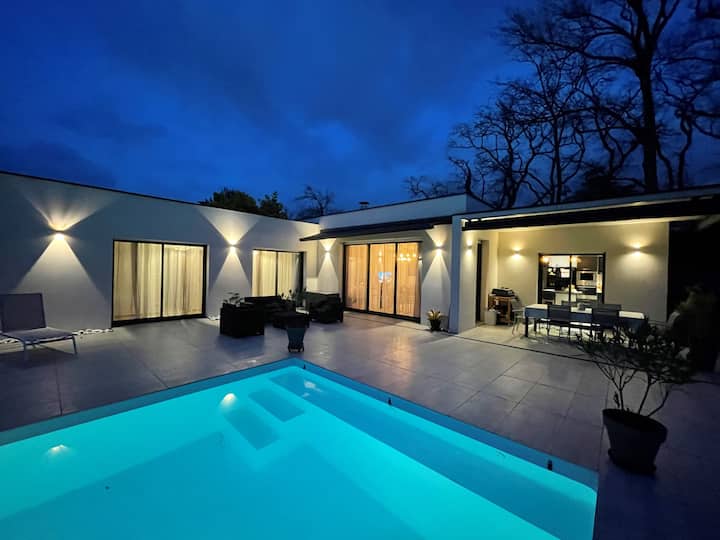 Luxuous house, 15 minutes far from Bordeaux center Villas for Rent in