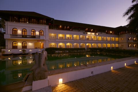 Brunton Boatyard, Sea Facing Suite with Balcony