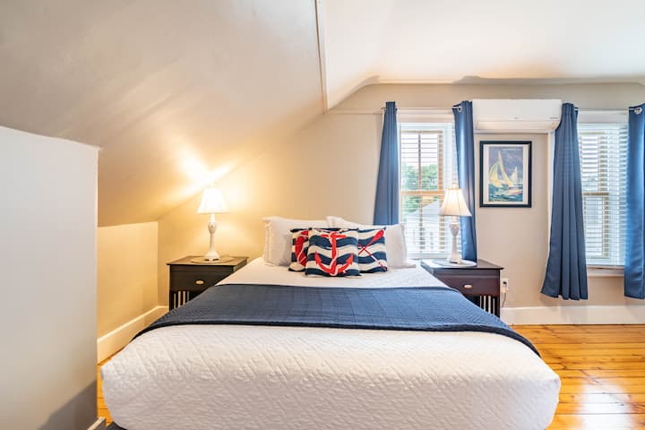 3rd floor bedroom with queen bed