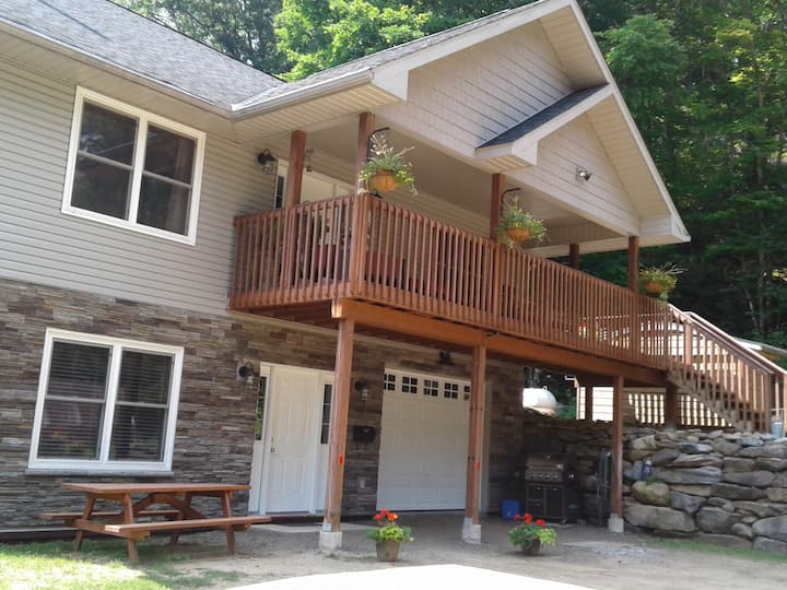 Stone Ridge Chalet B&B 4 Room Suite Dorset ON Apartments for Rent in Dorset, Ontario, Canada