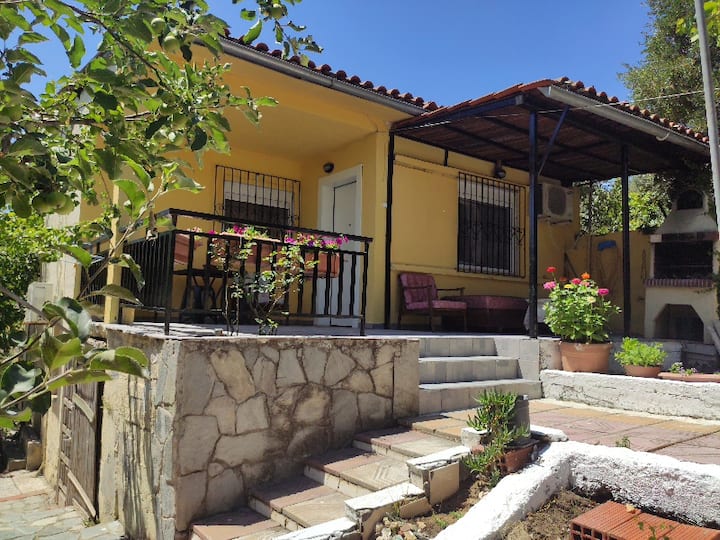 Detached house in Agia Triada, Thessaloniki.