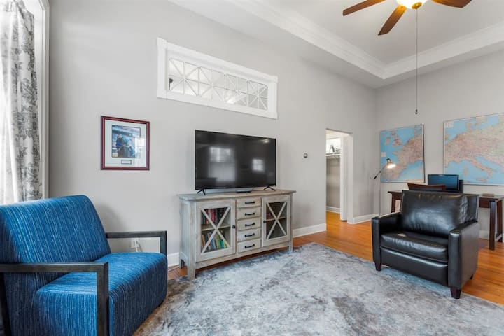 Walk To Racetrack & Broadway, Ground Floor Condo - Saratoga Springs, NY