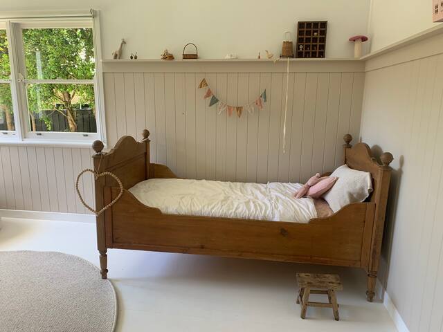 Classic Weatherboard Beach house gallery image 5