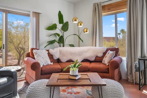 Popular Airbnb listing: CASA AGAVE New Fully Appointed. Couples, Business. in Phoenix