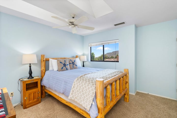 Segundo dormitorio con bonitas vistas desde la ventana