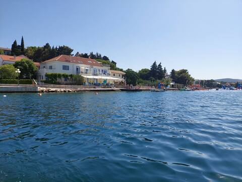 Group  &  Family Accommodation,  Sleeps 13 people