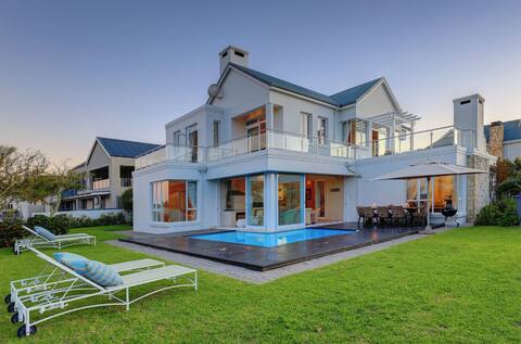 The White House on Kingswood Golf Estate
