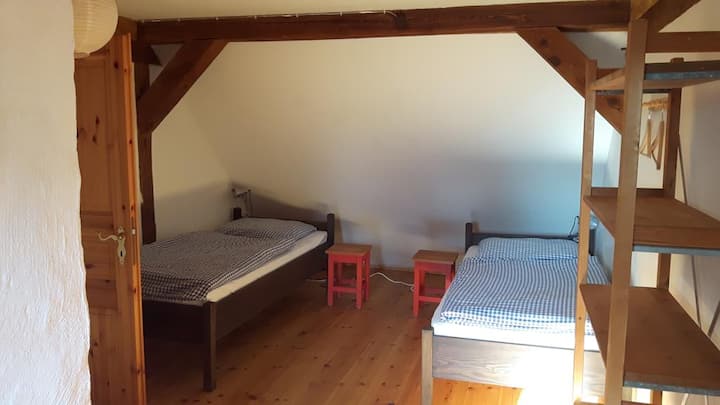 DG: חדר השינה (בצד המזרחי)