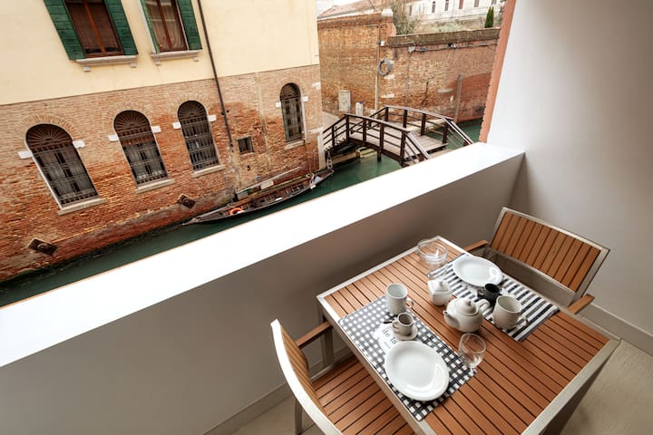 Appartamento Il Poggiolo, moderno con vista canale